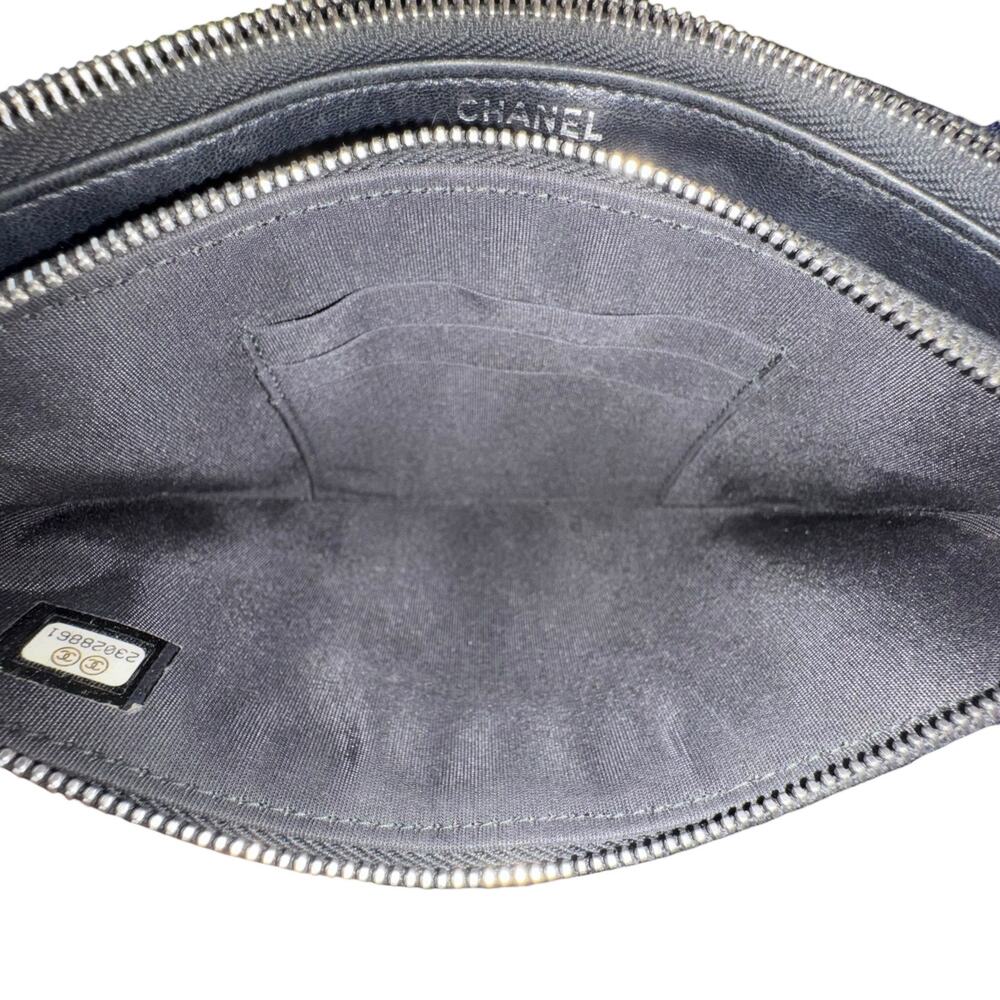Chanel CC Rhinestone Boy Wallet-On-Chain - Picture 10 of 15